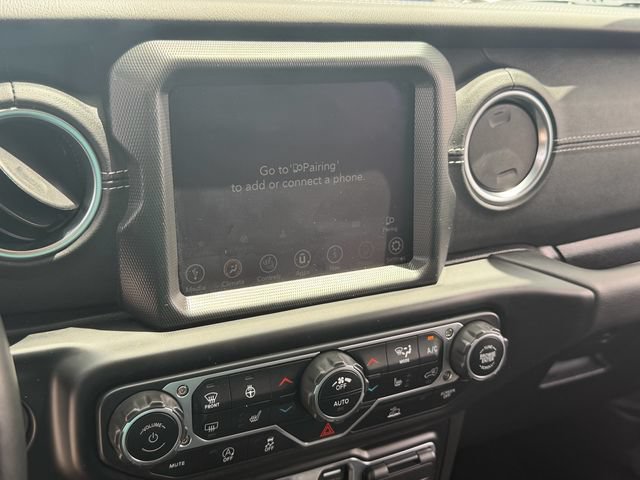 Used 2023 Jeep Wrangler Unlimited Sahara w/ Cold Weather Group AWD/4WD image 16