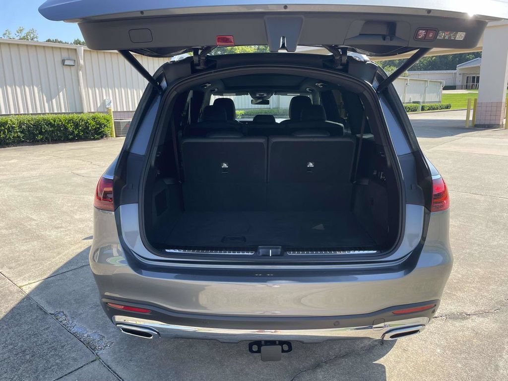Used 2025 Mercedes-Benz GLS 450 4MATIC image 10