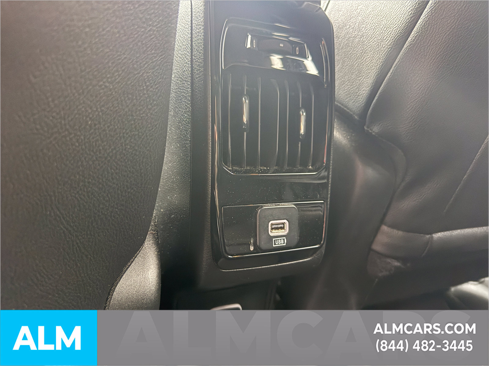 Used 2024 Jeep Compass Latitude AWD/4WD image 16