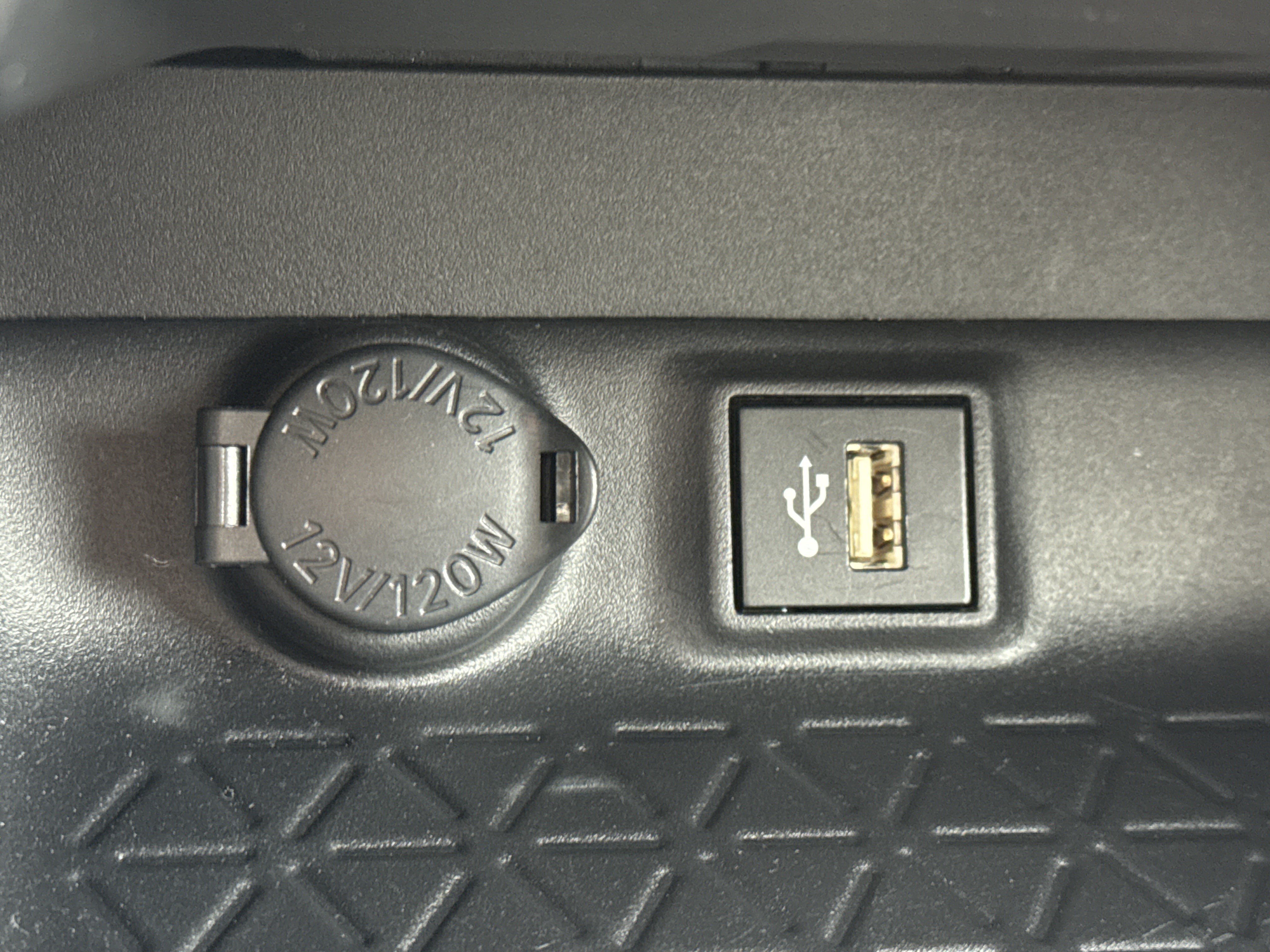 Used 2024 Toyota RAV4 LE image 25