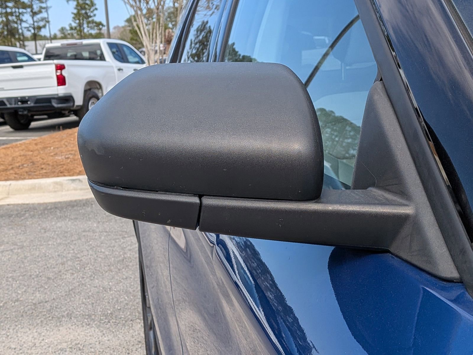 Certified 2021 Ford Explorer XLT w/ Equipment Group 202A image 13