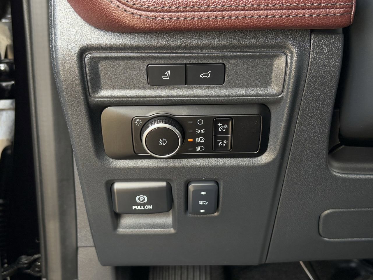 Certified 2024 Ford Expedition Limited AWD/4WD image 26