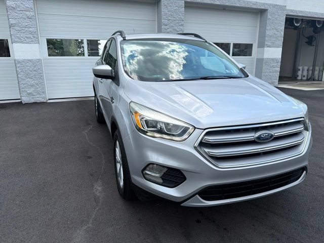 Certified 2017 Ford Escape SE w/ SE Leather Comfort Package AWD/4WD image 9