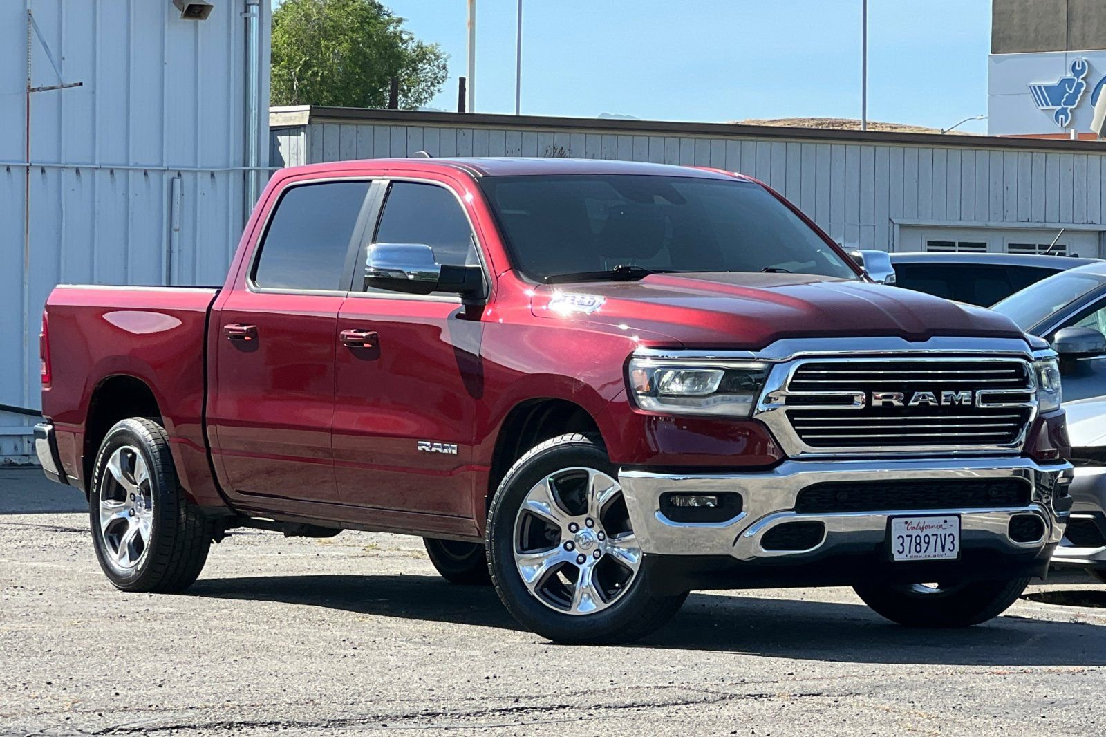 Used 2023 RAM 1500 Laramie RWD image 2