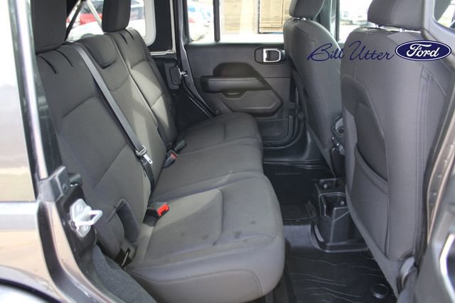 Used 2022 Jeep Wrangler Unlimited Sahara image 12