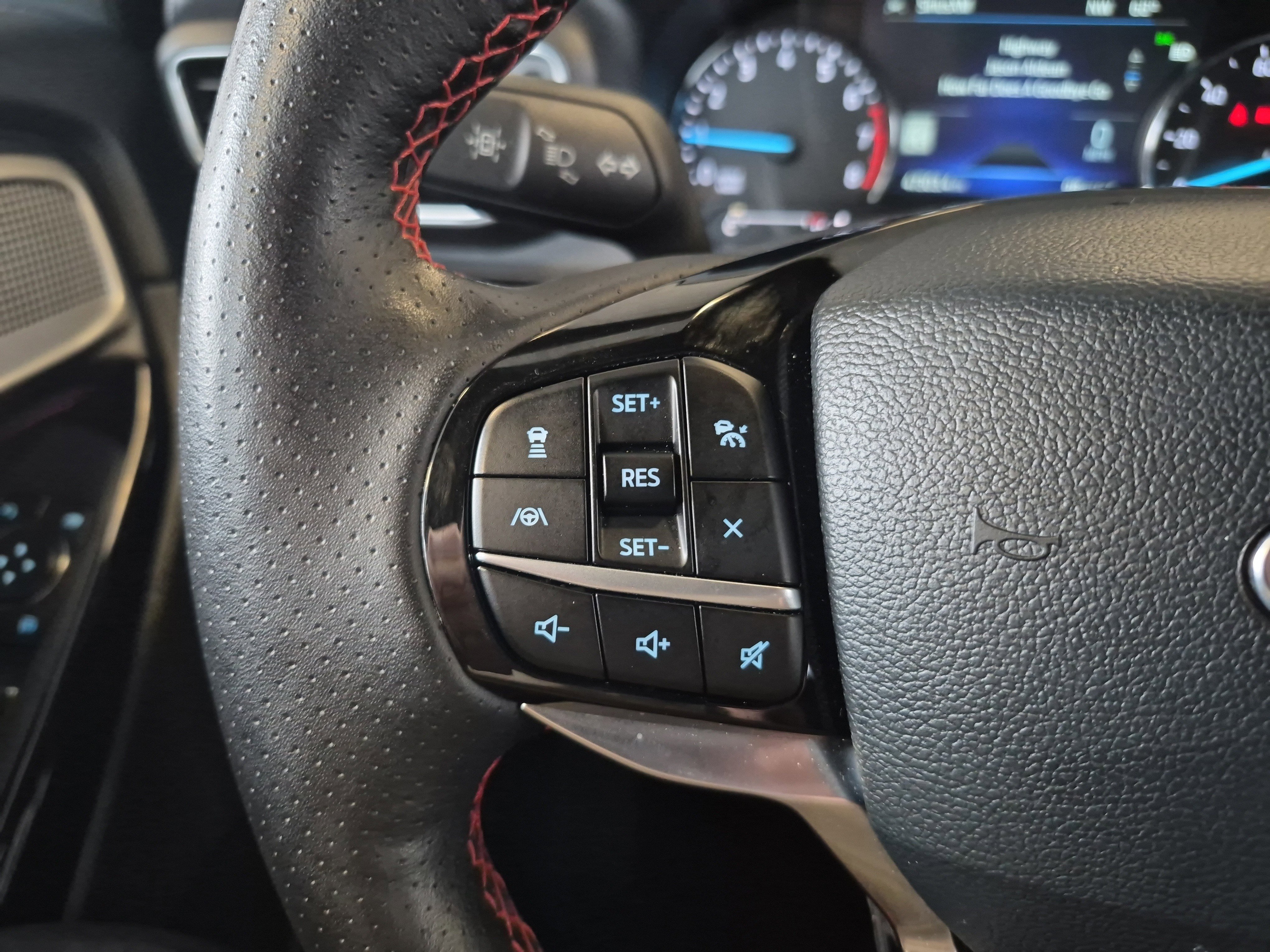 Certified 2023 Ford Explorer ST-Line w/ Class IV Trailer Tow Package image 26