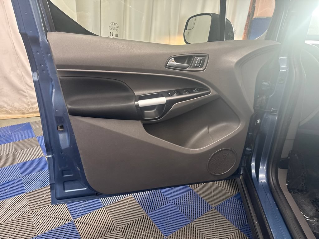 Certified 2022 Ford Transit Connect XLT FWD image 13