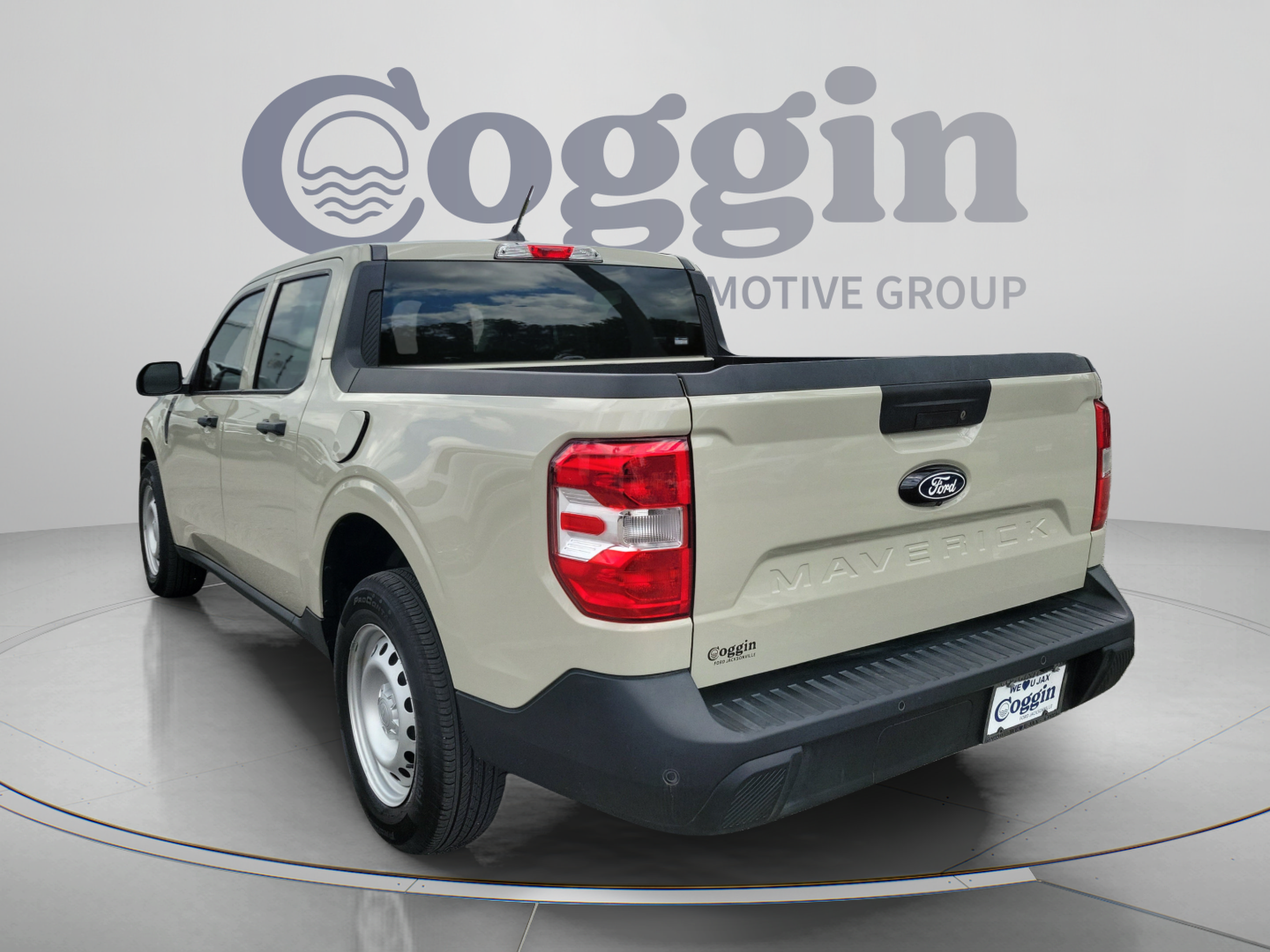 Certified 2025 Ford Maverick XL w/ Equipment Group 102A AWD/4WD image 2