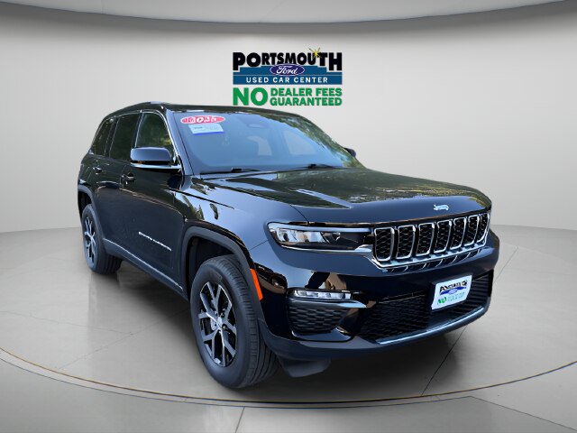 Used 2025 Jeep Grand Cherokee Limited AWD/4WD image 25