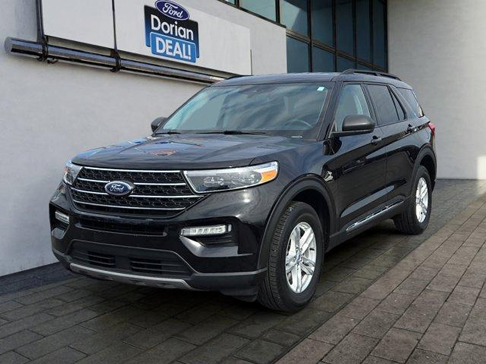 Certified 2023 Ford Explorer XLT w/ Equipment Group 202A AWD/4WD image 7