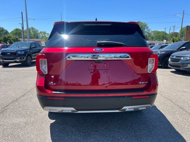 Certified 2023 Ford Explorer XLT w/ Equipment Group 202A AWD/4WD image 5