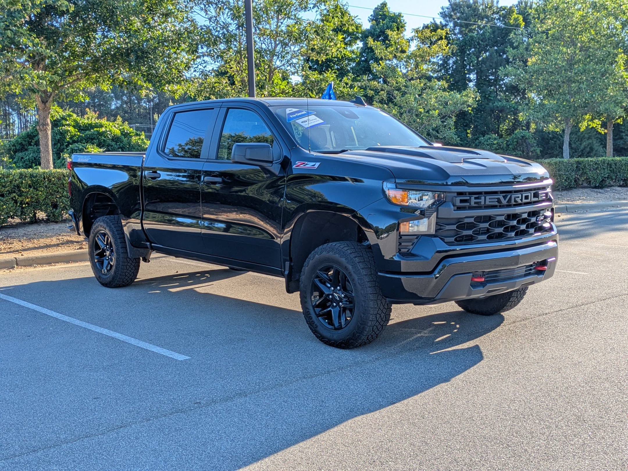 Used 2024 Chevrolet Silverado 1500 Custom Trail Boss AWD/4WD image 2