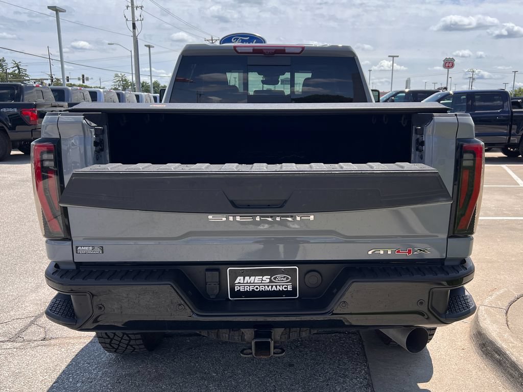 Used 2024 GMC Sierra 2500 AT4X AWD/4WD image 15