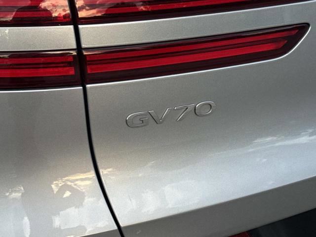 Used 2025 Genesis GV70 2.5T AWD/4WD image 9