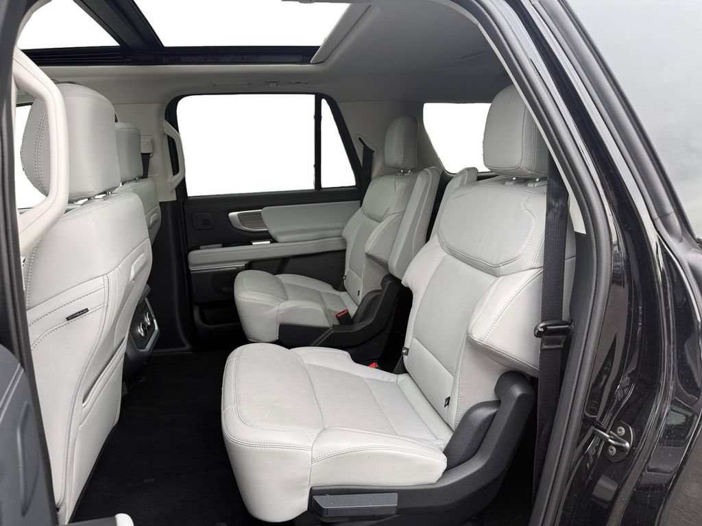 Certified 2025 Ford Expedition Max Platinum w/ Driver's Package AWD/4WD image 19
