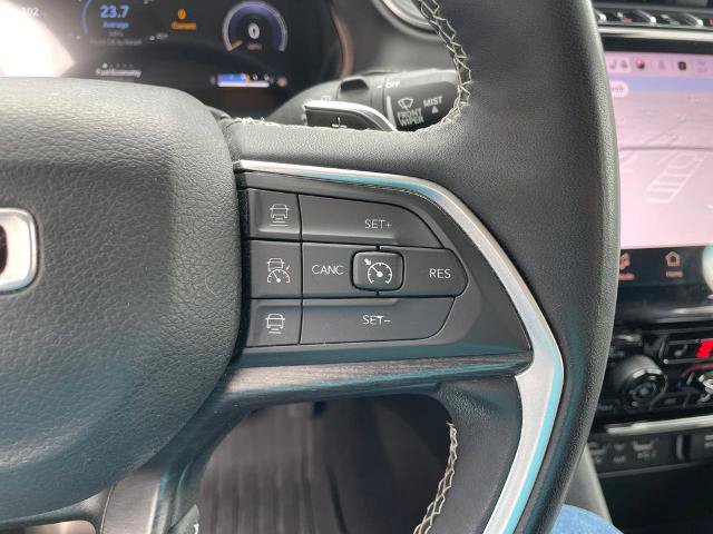 Used 2023 Jeep Grand Cherokee L Limited AWD/4WD image 29
