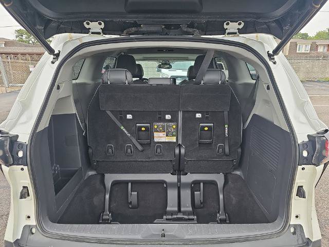 Used 2021 Toyota Sienna XLE w/ XLE Plus Package FWD image 12