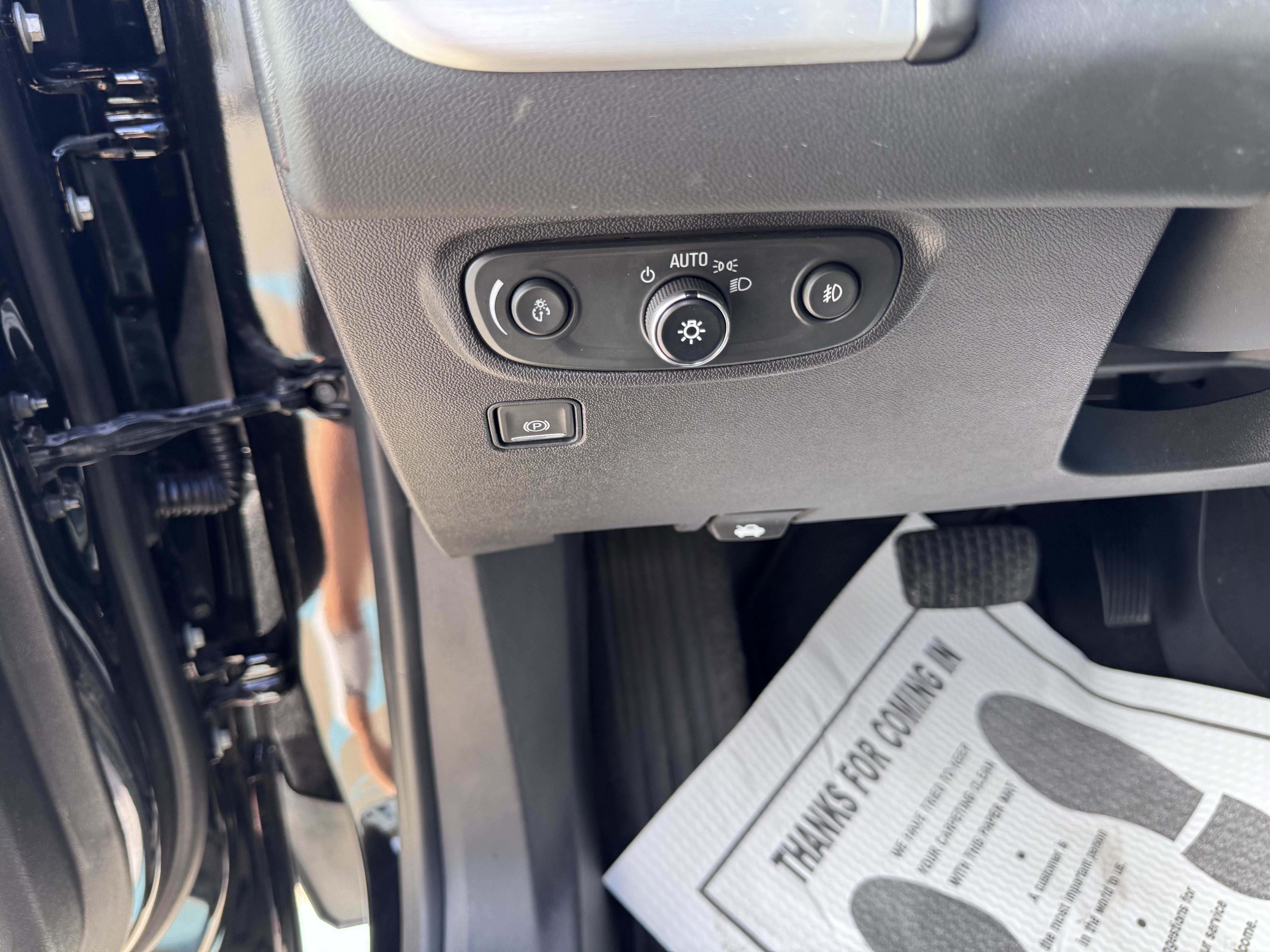 Used 2023 GMC Terrain SLT image 11