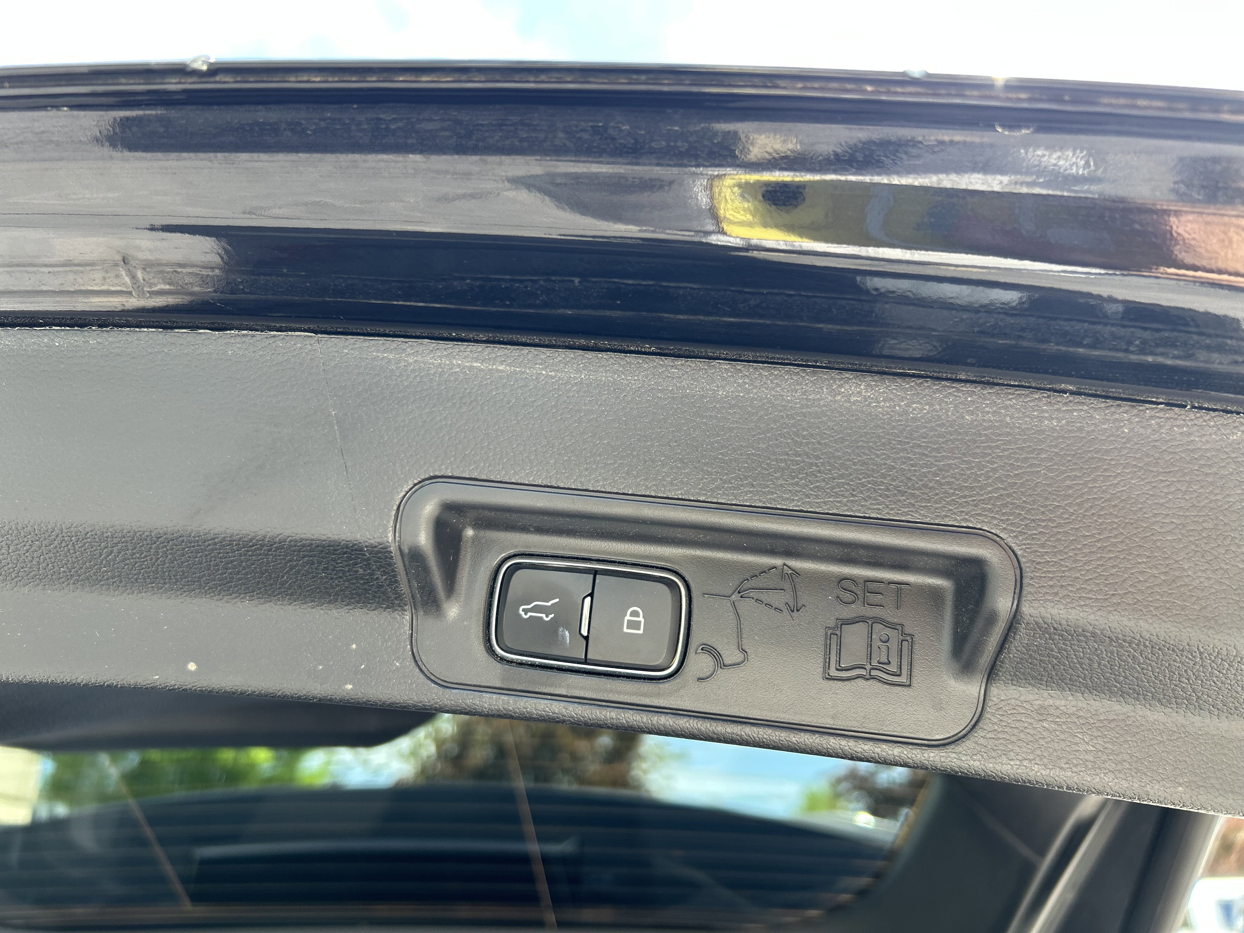 Certified 2022 Ford Explorer XLT w/ Equipment Group 202A image 30