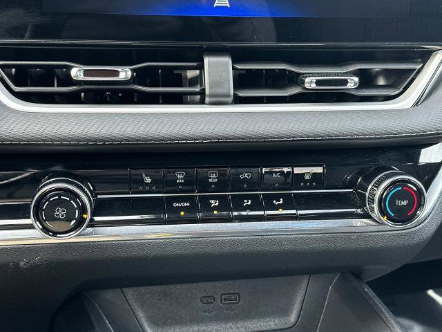 Used 2025 Chevrolet Equinox LT image 20