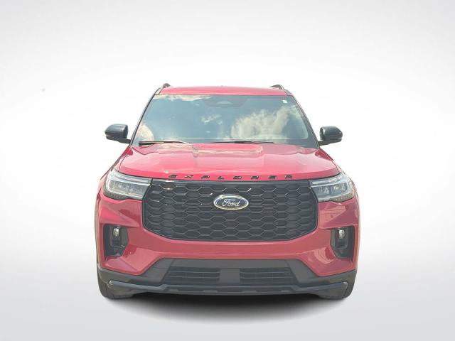 Certified 2025 Ford Explorer ST-Line w/ Premium Package AWD/4WD image 3