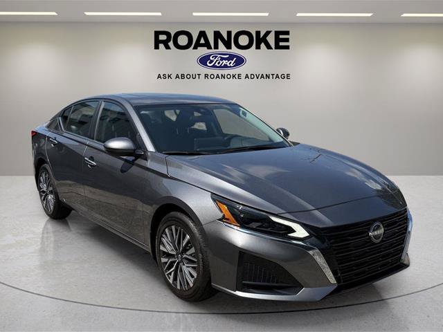 Used 2024 Nissan Altima 2.5 SV w/ SV Premium Package AWD/4WD image 13