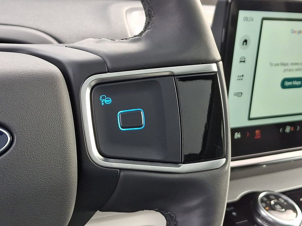 Certified 2025 Ford Expedition Active image 23