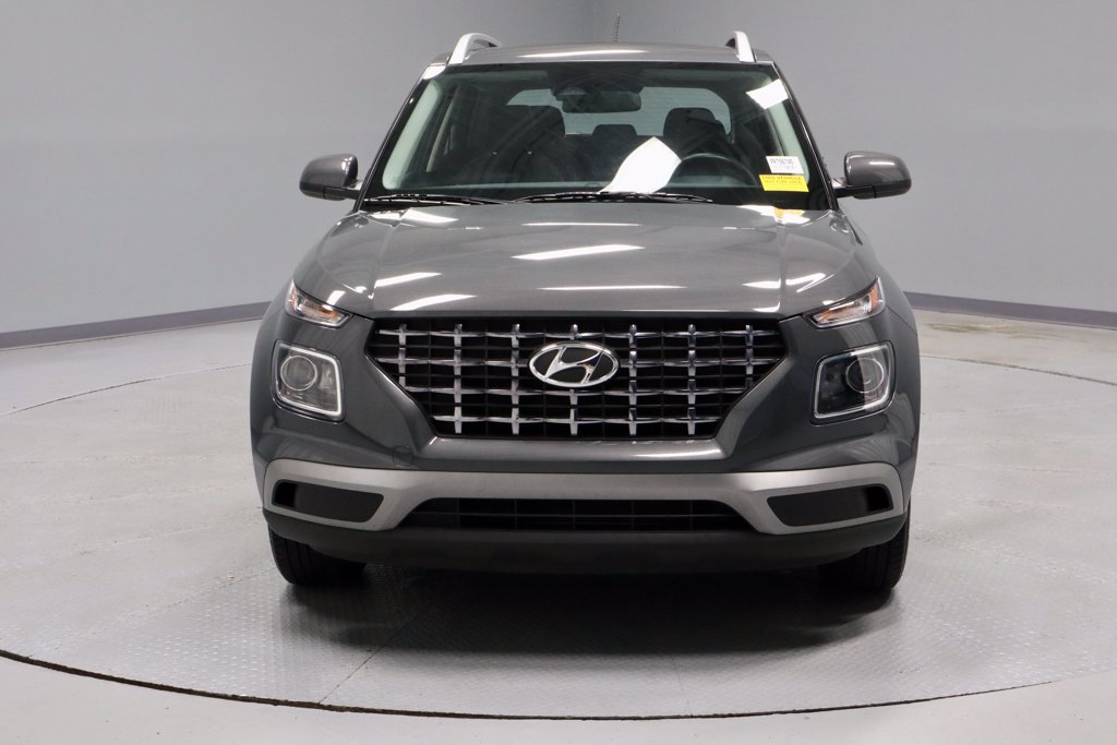 Used 2025 Hyundai Venue SEL FWD image 5