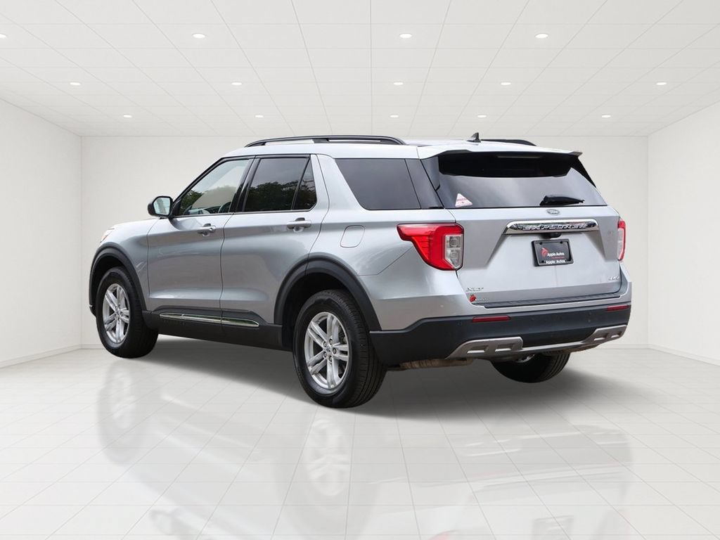 Certified 2023 Ford Explorer XLT w/ Equipment Group 202A AWD/4WD image 4