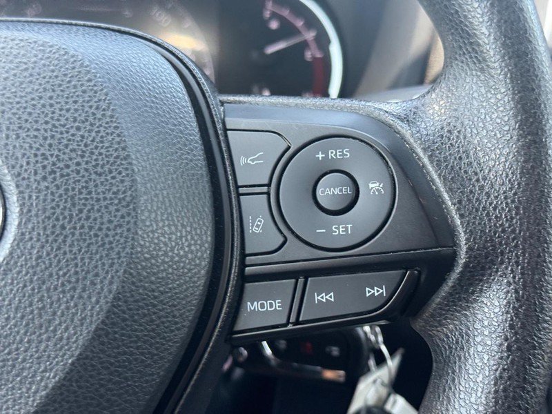 Used 2023 Toyota RAV4 LE AWD/4WD image 18
