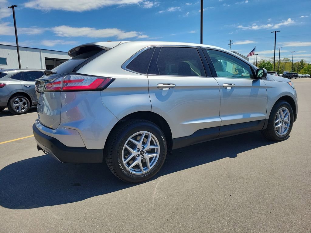 Certified 2023 Ford Edge SEL w/ Convenience Package AWD/4WD image 4
