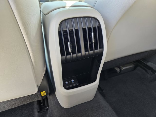 Used 2024 Hyundai Kona SEL FWD image 11