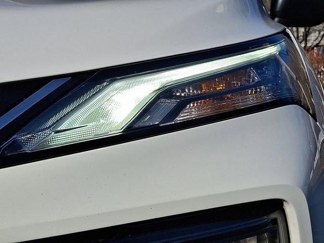 Used 2023 Nissan Rogue S image 10