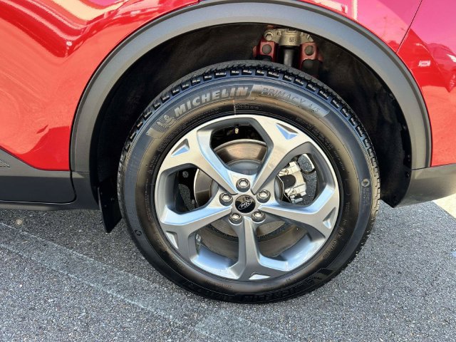 Certified 2025 Ford Escape ST-Line Select AWD/4WD image 3