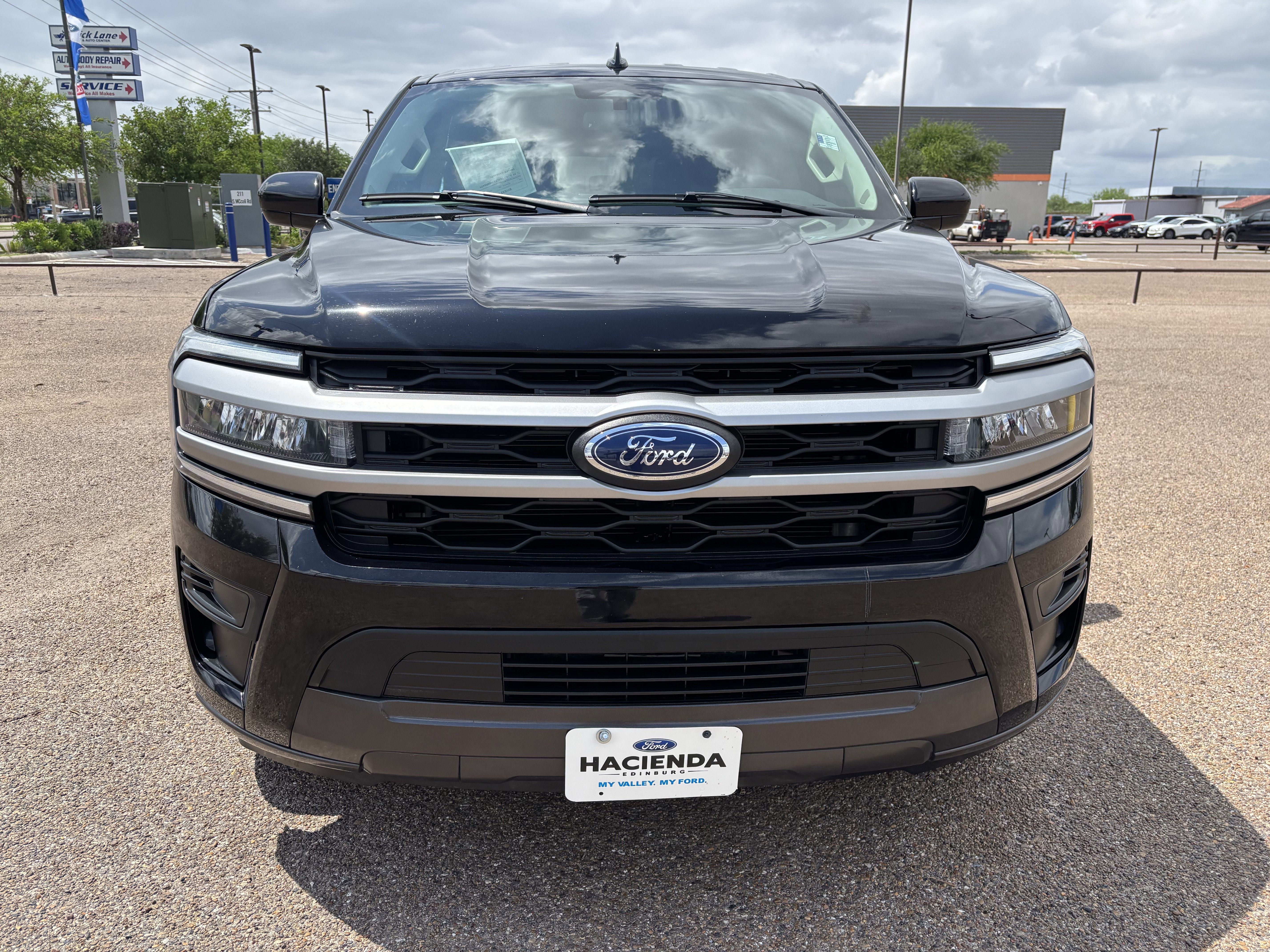 Certified 2023 Ford Expedition XLT RWD image 7