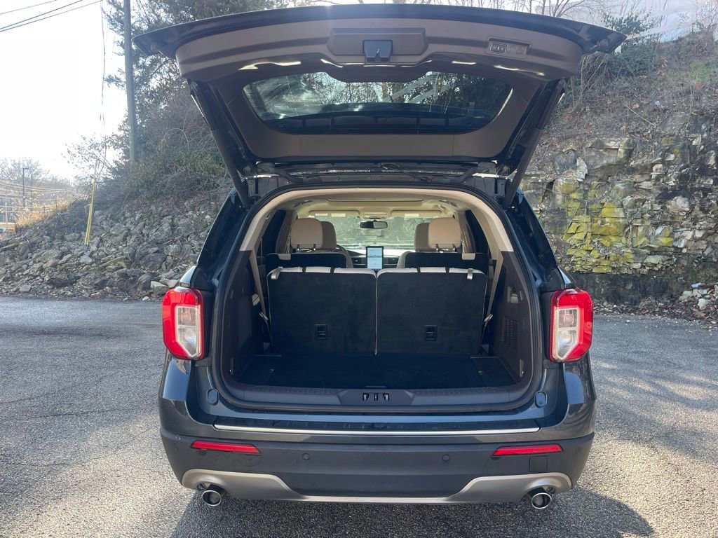 Certified 2022 Ford Explorer Platinum w/ Technology Package image 9