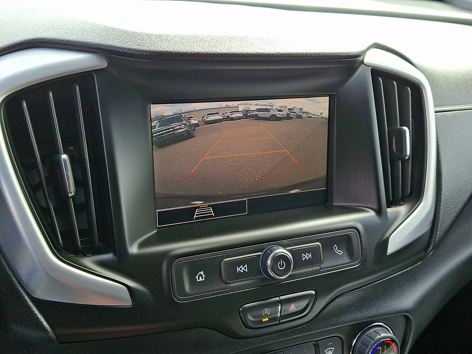 Used 2023 GMC Terrain SLE w/ Driver Convenience Package image 24