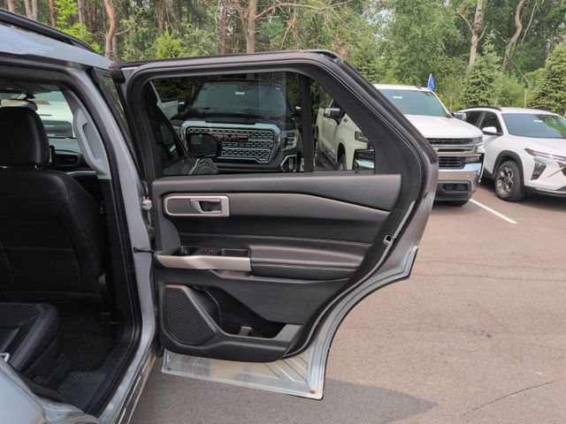 Certified 2023 Ford Explorer XLT w/ Equipment Group 202A AWD/4WD image 16