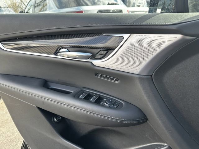 Used 2025 Cadillac XT6 Sport w/ Technology Package image 31