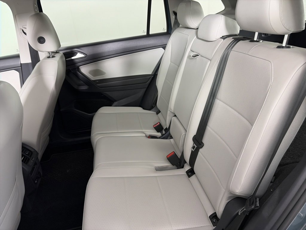 Used 2021 Volkswagen Tiguan SE image 13