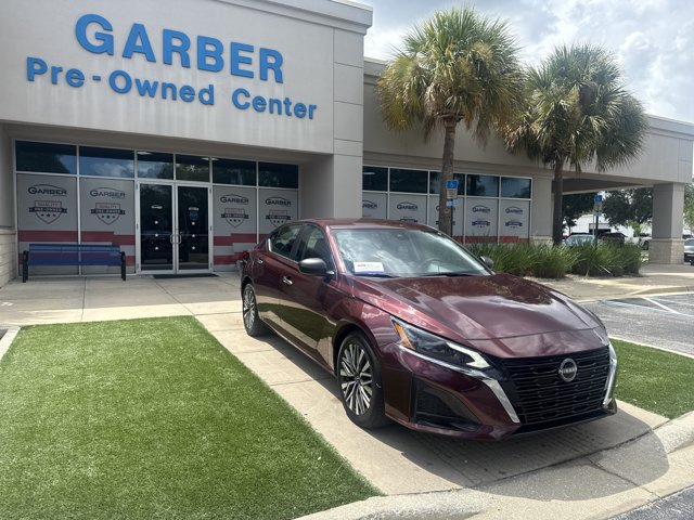 Used 2025 Nissan Altima 2.5 SV FWD image 3
