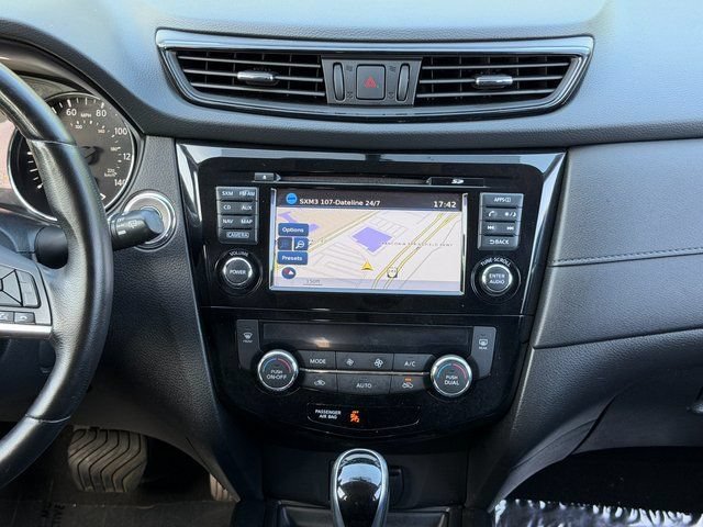 Used 2017 Nissan Rogue SV w/ SV Premium Package AWD/4WD image 12