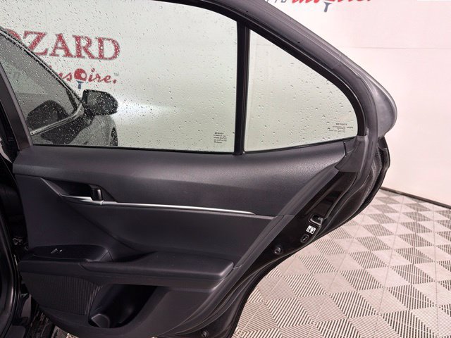 Used 2018 Toyota Camry SE FWD image 35