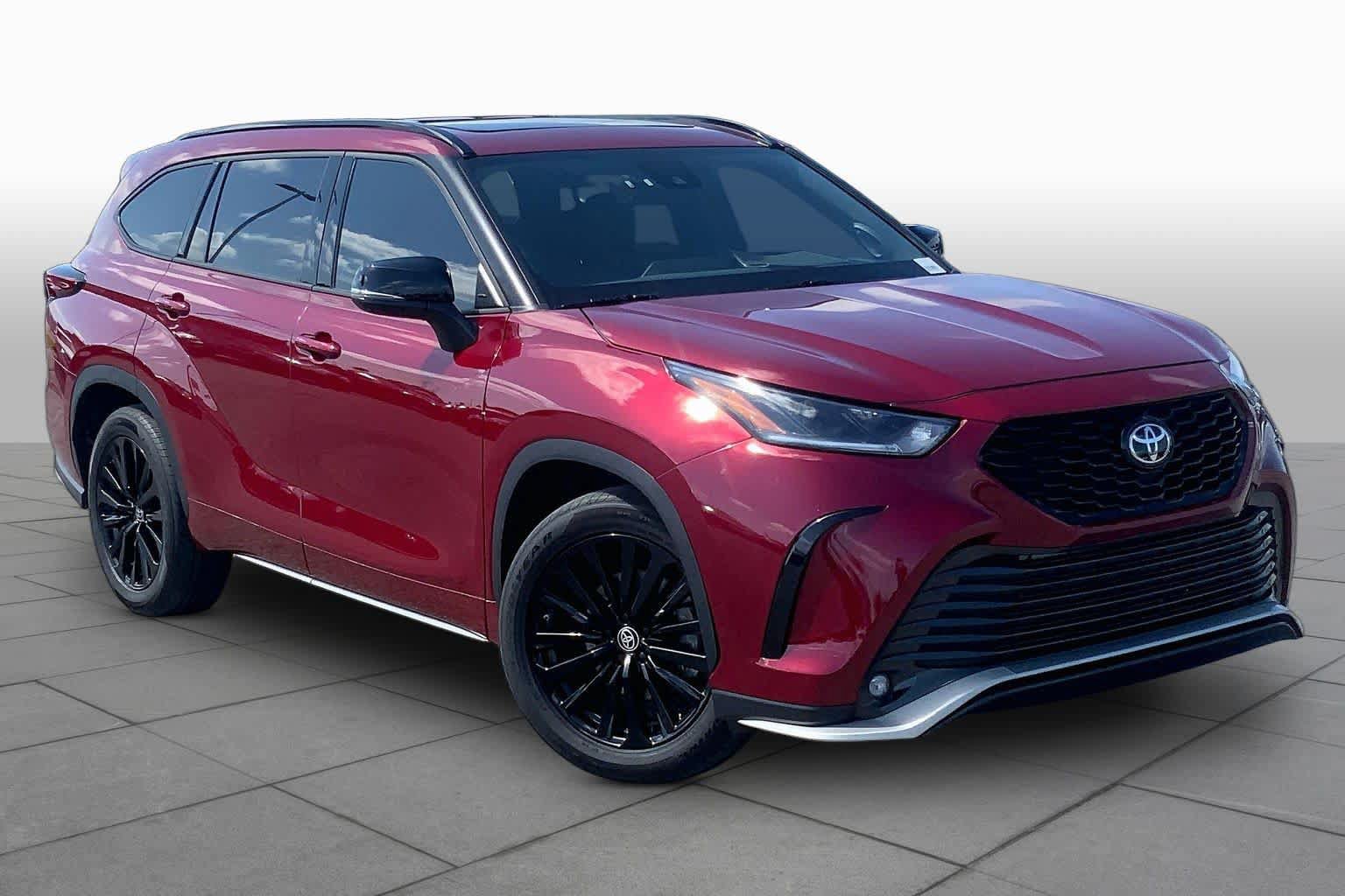 Used 2023 Toyota Highlander XSE FWD image 3