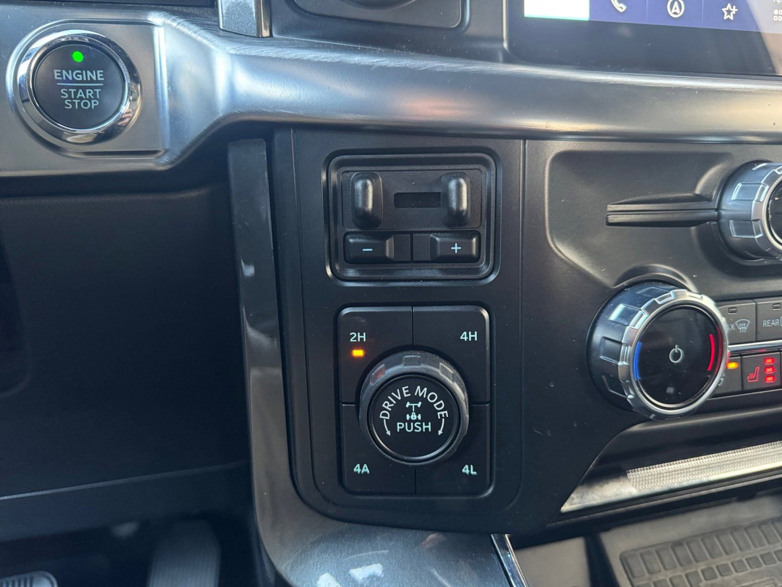 Certified 2022 Ford F150 Lariat w/ Equipment Group 502A High image 24