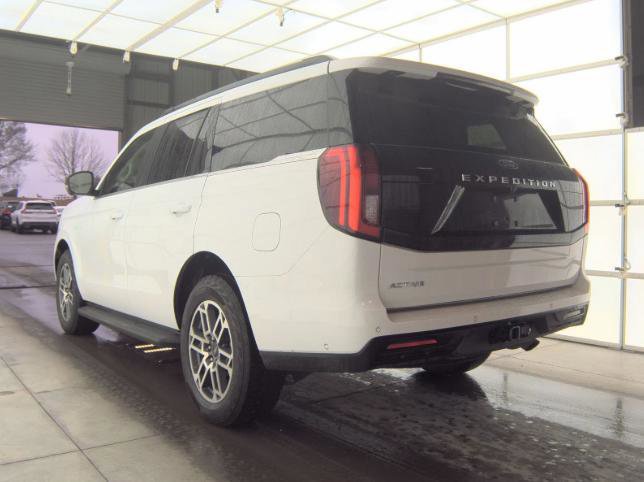 Certified 2025 Ford Expedition Active image 2