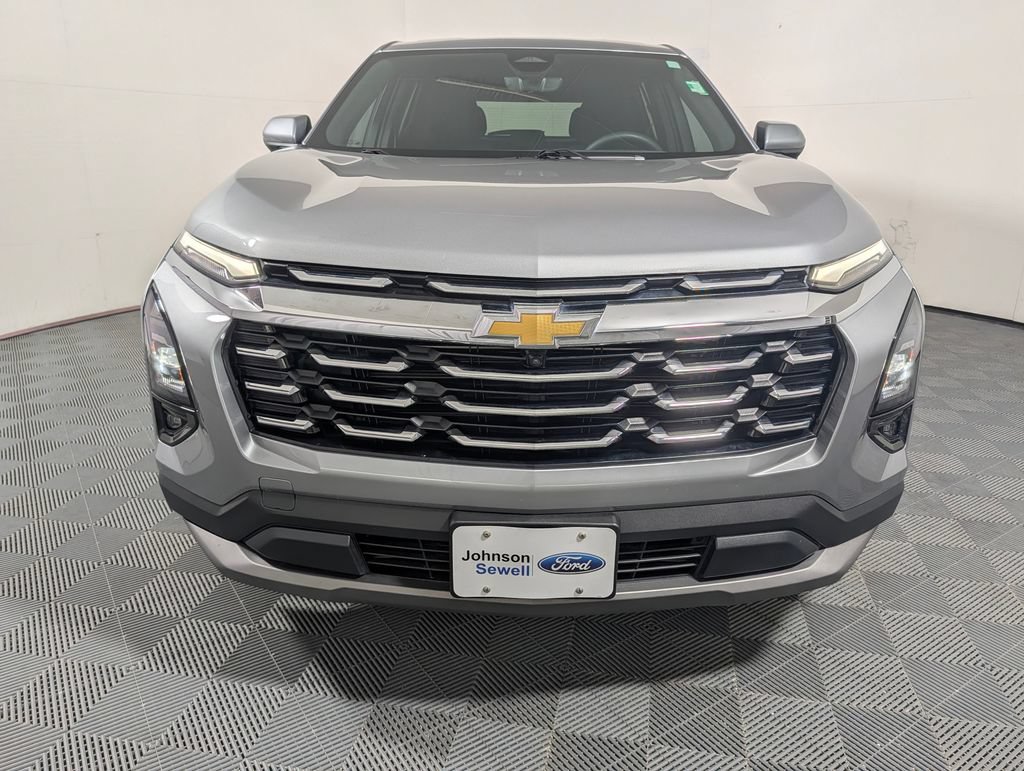 Used 2025 Chevrolet Equinox LT w/ Safety and Technology Package FWD image 3
