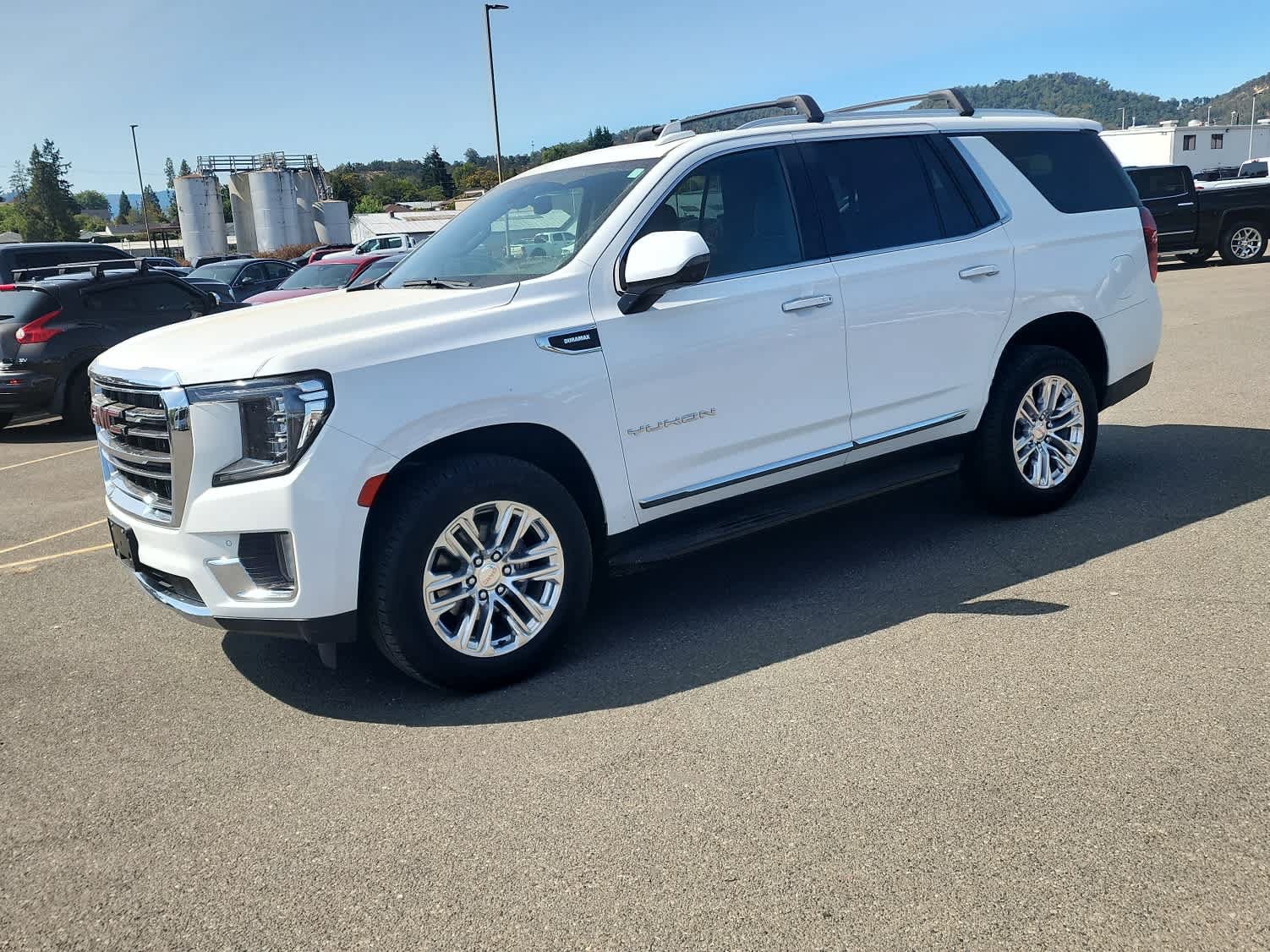Used 2021 GMC Yukon SLT w/ SLT Premium Package AWD/4WD image 1