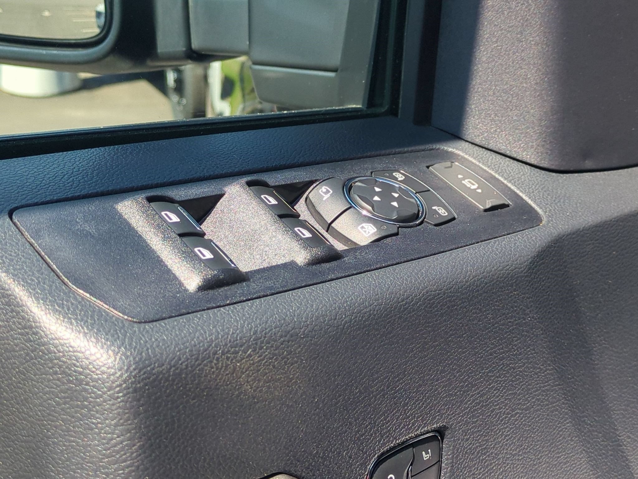 Certified 2022 Ford F350 Lariat w/ Lariat Ultimate Package AWD/4WD image 12