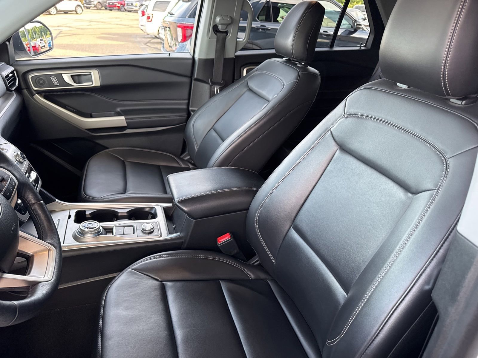Certified 2023 Ford Explorer XLT w/ Equipment Group 202A AWD/4WD image 25